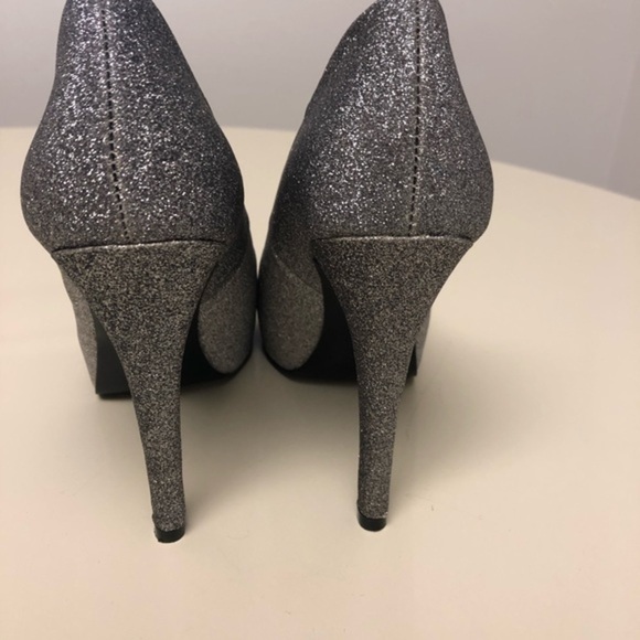 Y2K Peeptoe Platform Pumps by Guess 6M - Picture 3 of 8